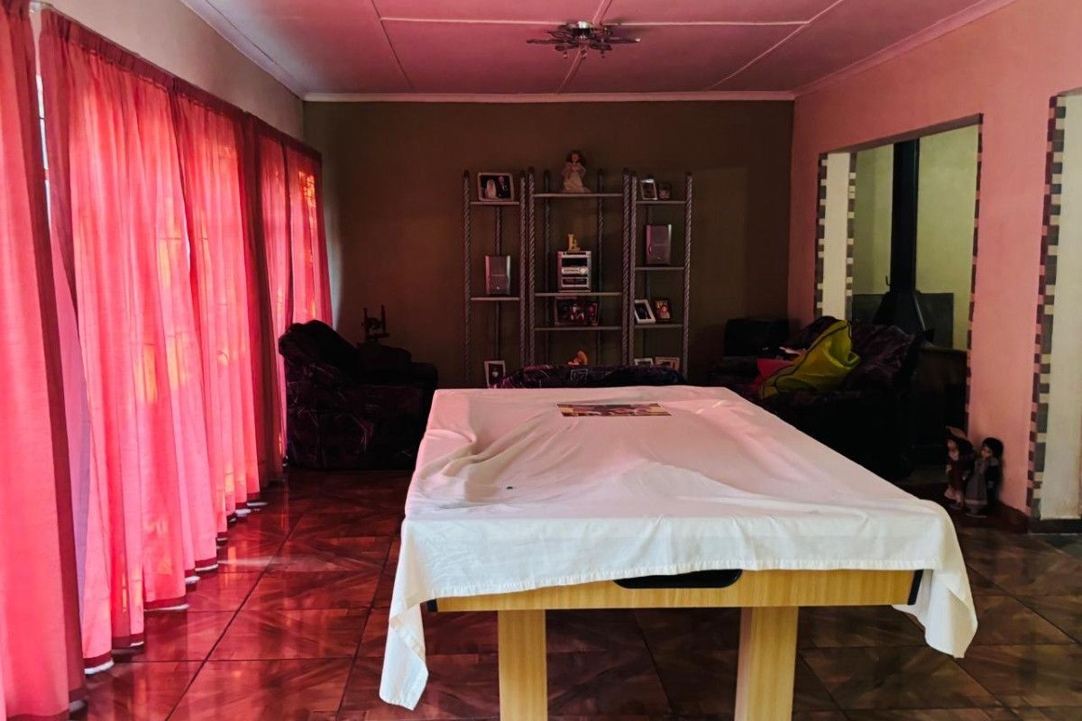 House For Sale in Vanderbijlpark - Photo 4