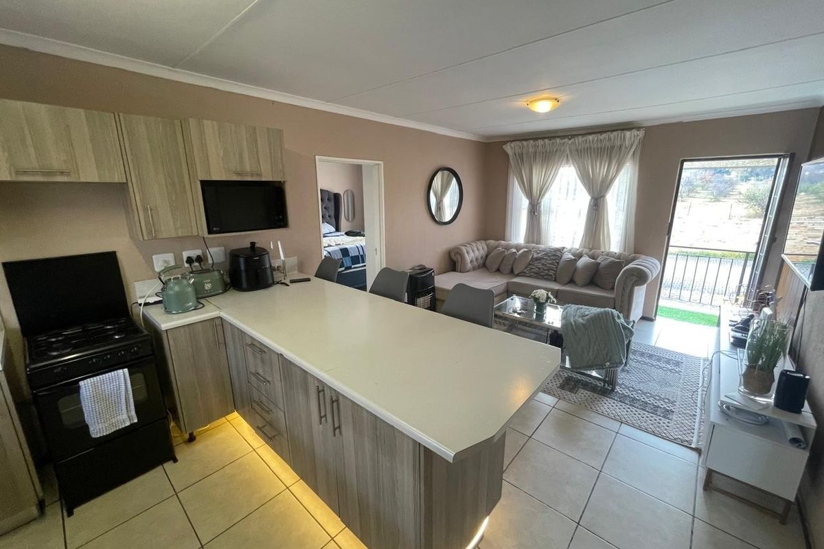 2 Bedroom,2 Bathroom Apartment - Photo 3
