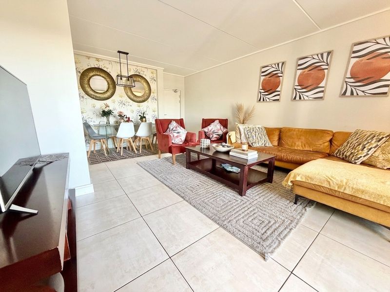 Signature Sophisticated  3 Bed - 2 Bath Apartment For Sale in The Polofields, Waterfall, Midrand - Photo 5