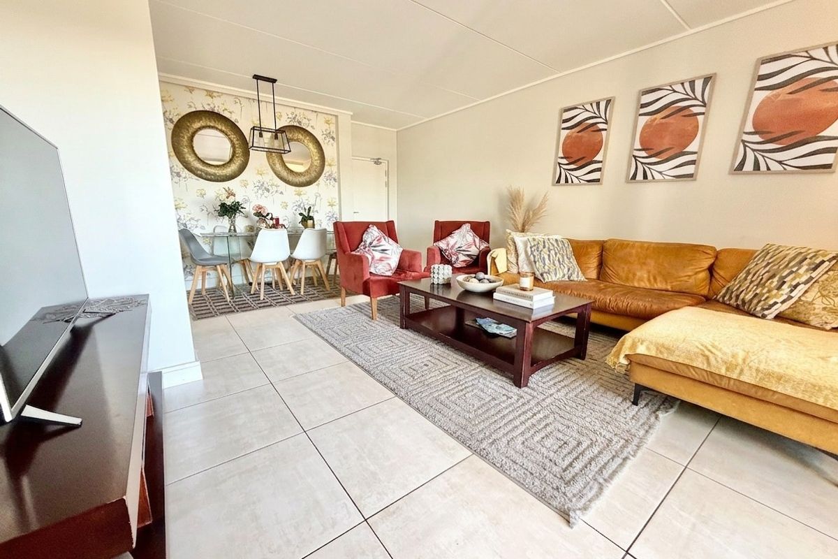 Signature Sophisticated  3 Bed - 2 Bath Apartment For Sale in The Polofields, Waterfall, Midrand - Photo 5