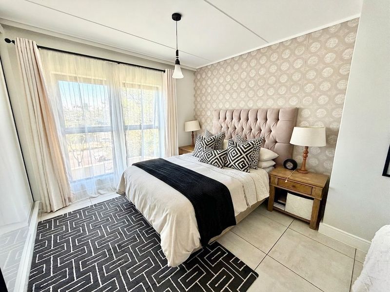 Signature Sophisticated  3 Bed - 2 Bath Apartment For Sale in The Polofields, Waterfall, Midrand - Photo 10