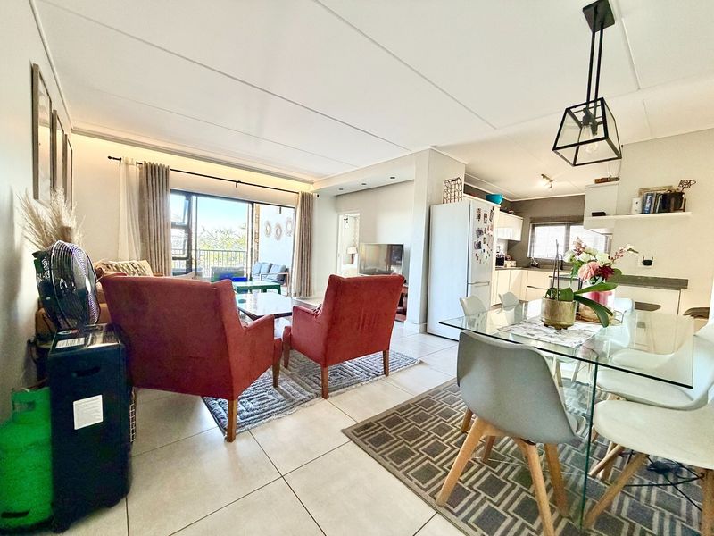 Signature Sophisticated  3 Bed - 2 Bath Apartment For Sale in The Polofields, Waterfall, Midrand - Photo 8