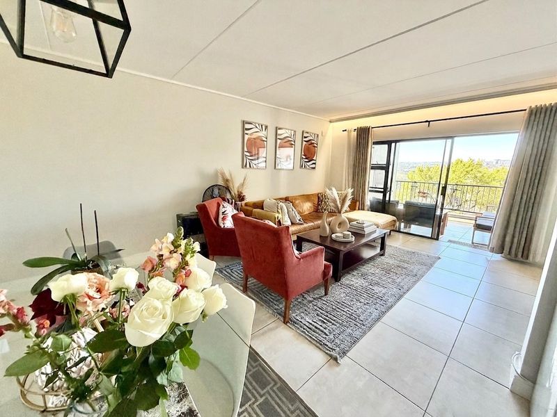 Signature Sophisticated  3 Bed - 2 Bath Apartment For Sale in The Polofields, Waterfall, Midrand - Photo 7
