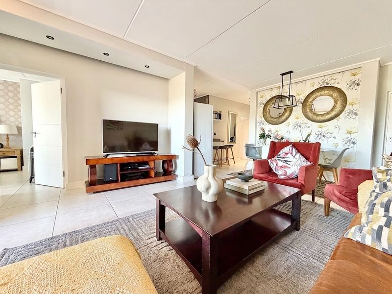 Signature Sophisticated  3 Bed - 2 Bath Apartment For Sale in The Polofields, Waterfall, Midrand - Photo 6