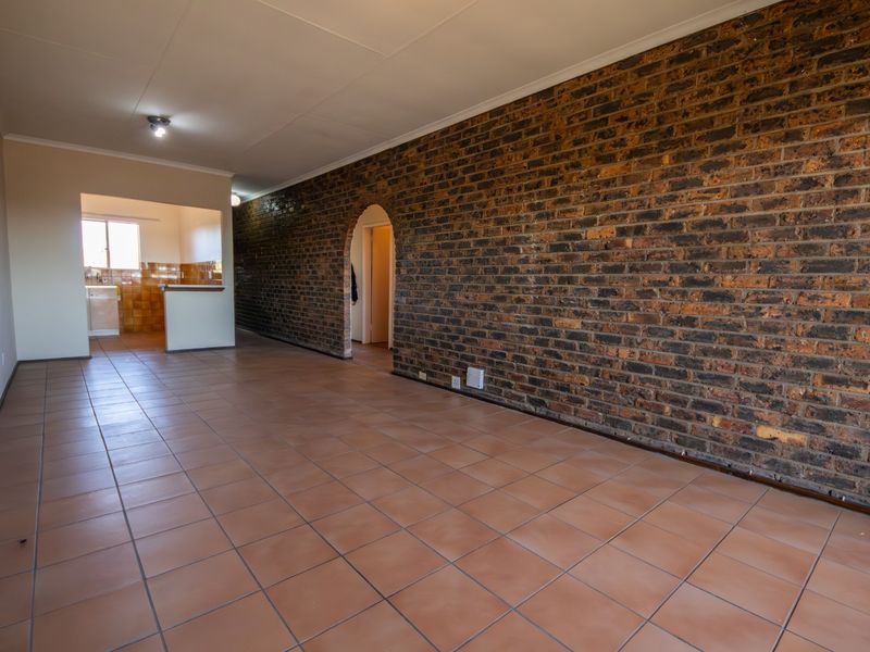 2 Bed, 1.5 Bath Apartment with Private Covered Balcony - Photo 3