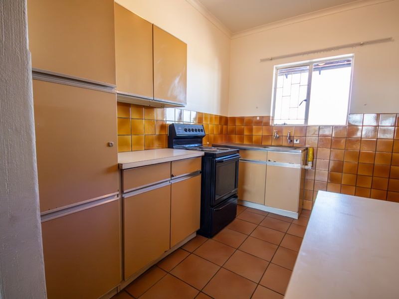 2 Bed, 1.5 Bath Apartment with Private Covered Balcony - Photo 4
