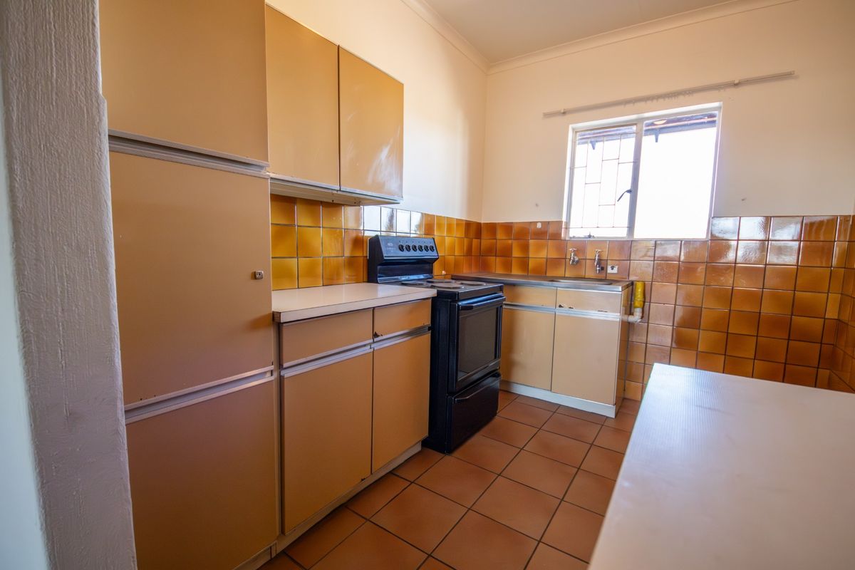 2 Bed, 1.5 Bath Apartment with Private Covered Balcony - Photo 4
