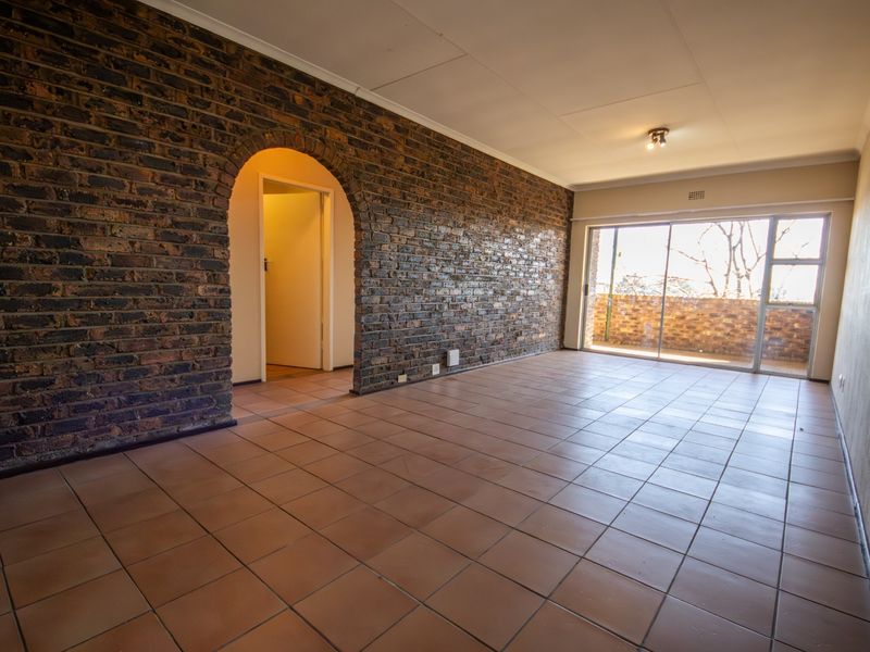 2 Bed, 1.5 Bath Apartment with Private Covered Balcony - Photo 2