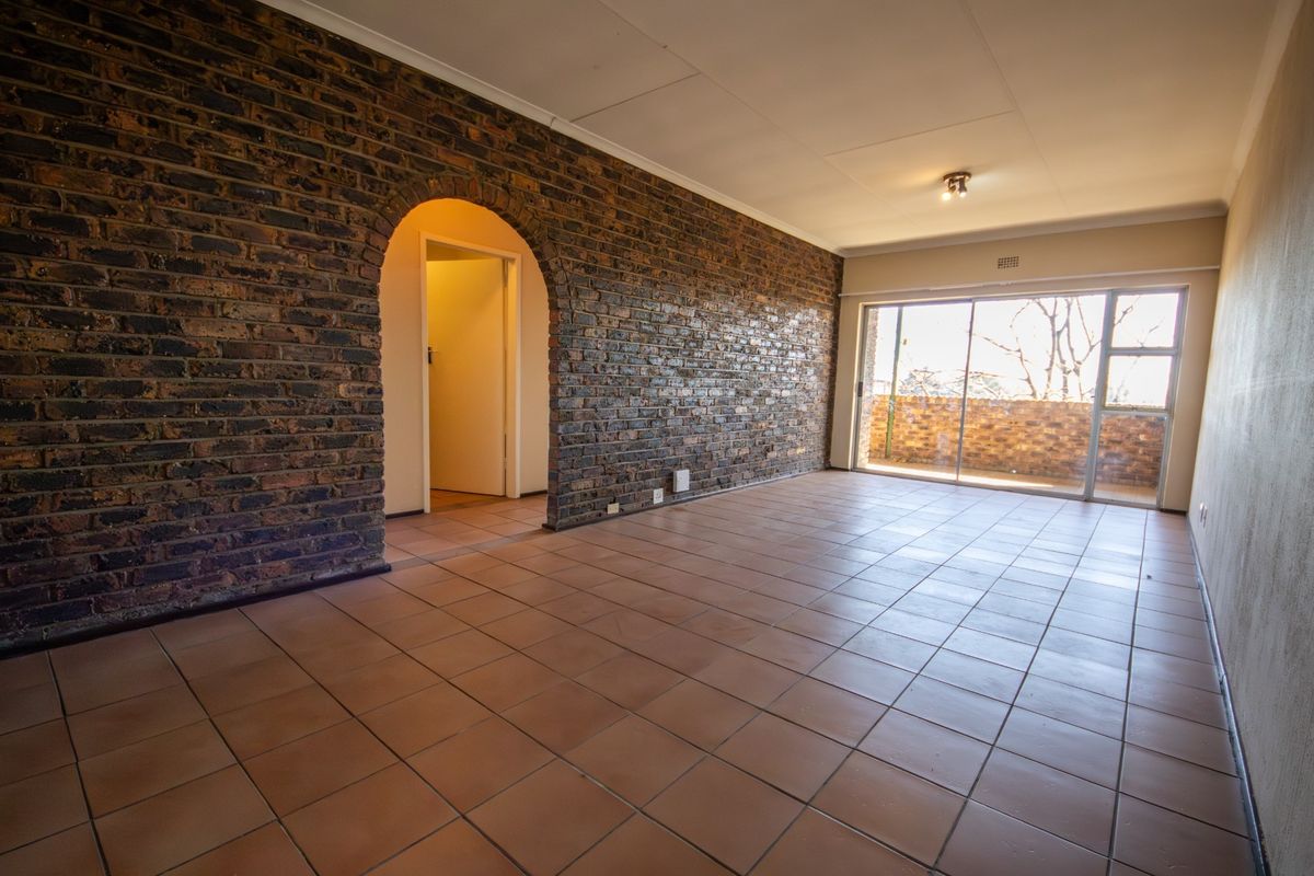 2 Bed, 1.5 Bath Apartment with Private Covered Balcony - Photo 2