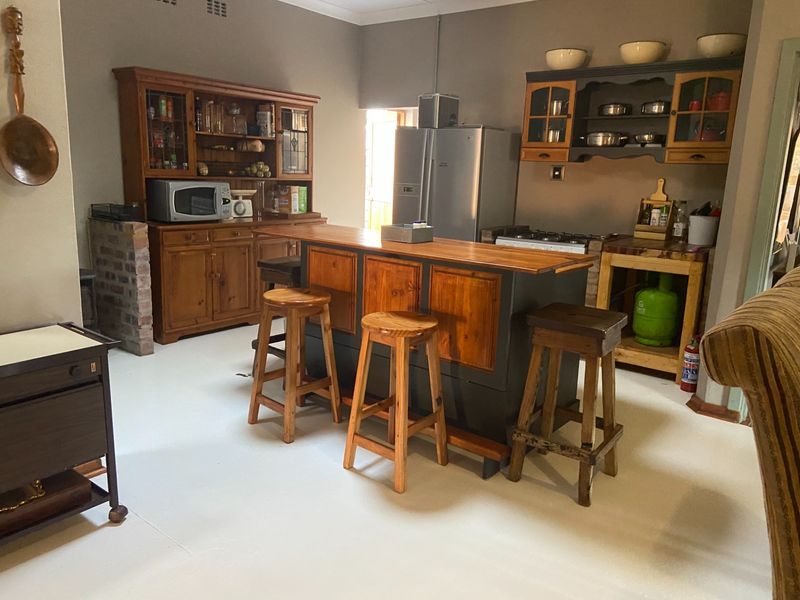 FARM FEELING IN THE HEART OF CENTURION - THREE BEDROOMS PLUS GRANNY FLATLET ON LARGE STAND!! - Photo 7