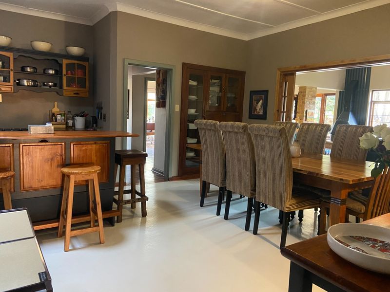 FARM FEELING IN THE HEART OF CENTURION - THREE BEDROOMS PLUS GRANNY FLATLET ON LARGE STAND!! - Photo 8