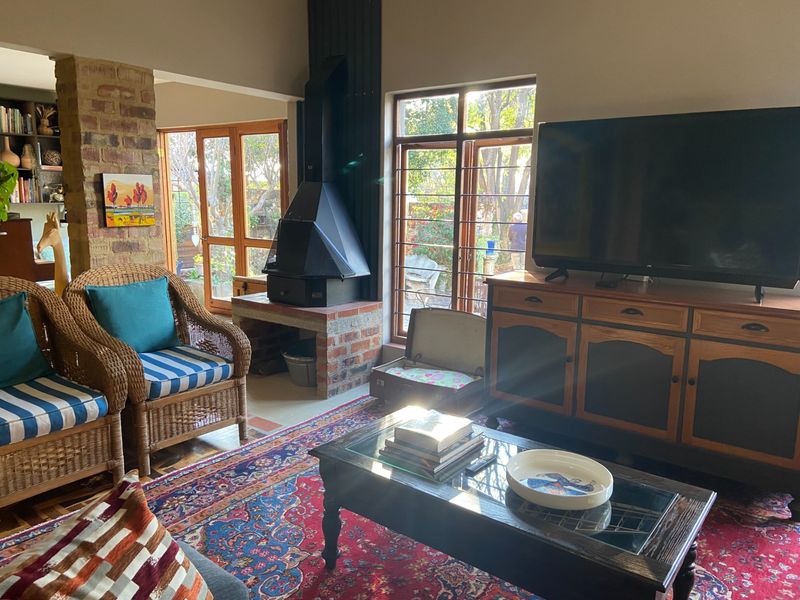FARM FEELING IN THE HEART OF CENTURION - THREE BEDROOMS PLUS GRANNY FLATLET ON LARGE STAND!! - Photo 4