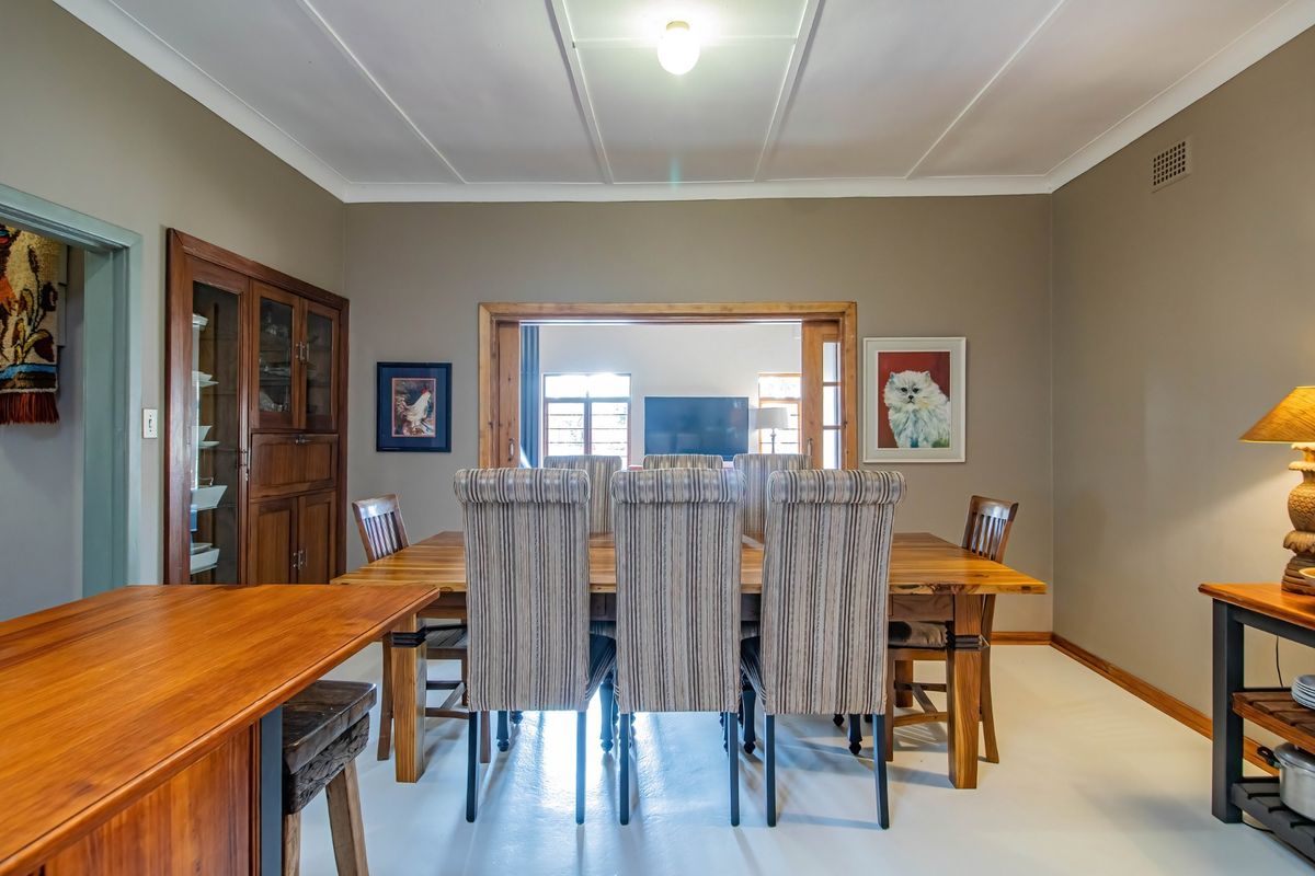 FARM FEELING IN THE HEART OF CENTURION - THREE BEDROOMS PLUS GRANNY FLATLET ON LARGE STAND!! - Photo 5
