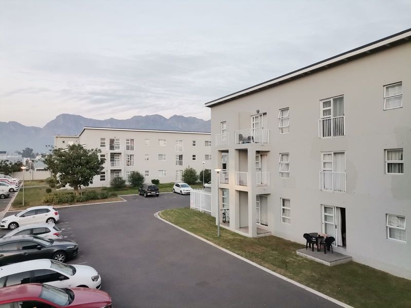 Investment Opportunity: Bachelor Apartment For Sale in La Vie Estate, Paarl - Photo 1