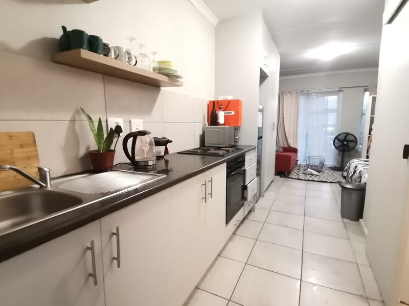 Investment Opportunity: Bachelor Apartment For Sale in La Vie Estate, Paarl - Photo 4