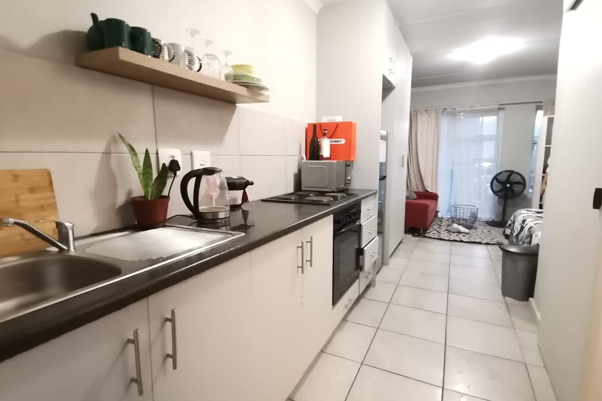 Investment Opportunity: Bachelor Apartment For Sale in La Vie Estate, Paarl - Photo 4