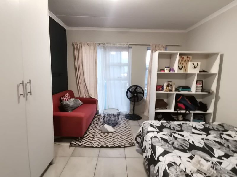 Investment Opportunity: Bachelor Apartment For Sale in La Vie Estate, Paarl - Photo 5