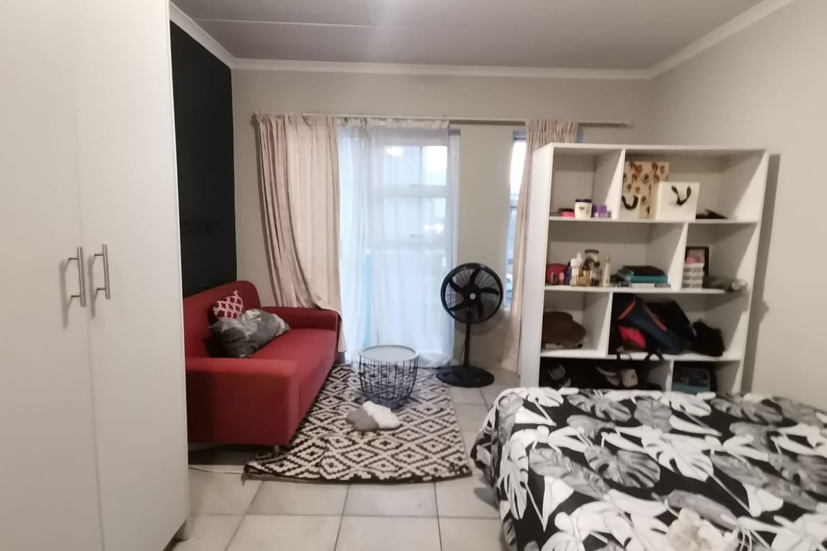 Investment Opportunity: Bachelor Apartment For Sale in La Vie Estate, Paarl - Photo 5