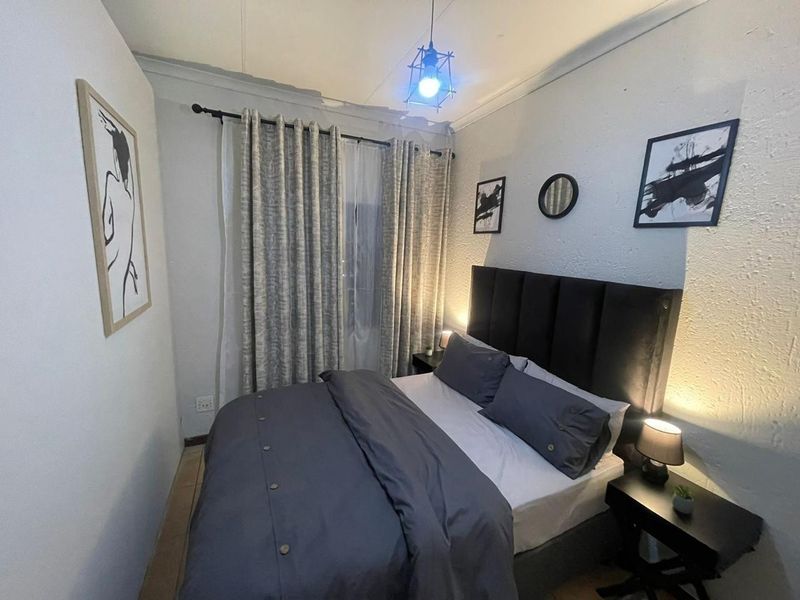 One-Bedroom Fully Furnished Apartment Available for Rent - Photo 8
