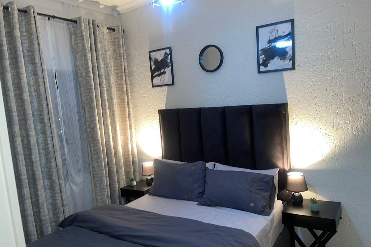 One-Bedroom Fully Furnished Apartment Available for Rent - Photo 4