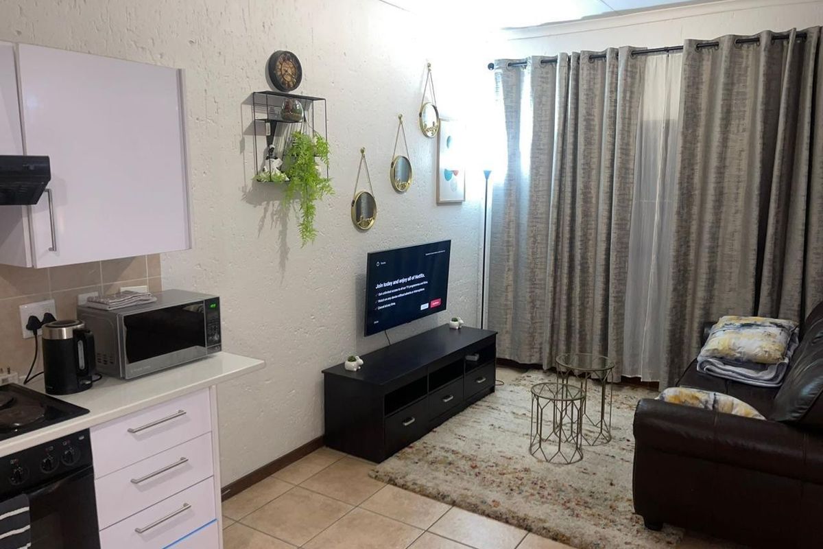 One-Bedroom Fully Furnished Apartment Available for Rent - Photo 2