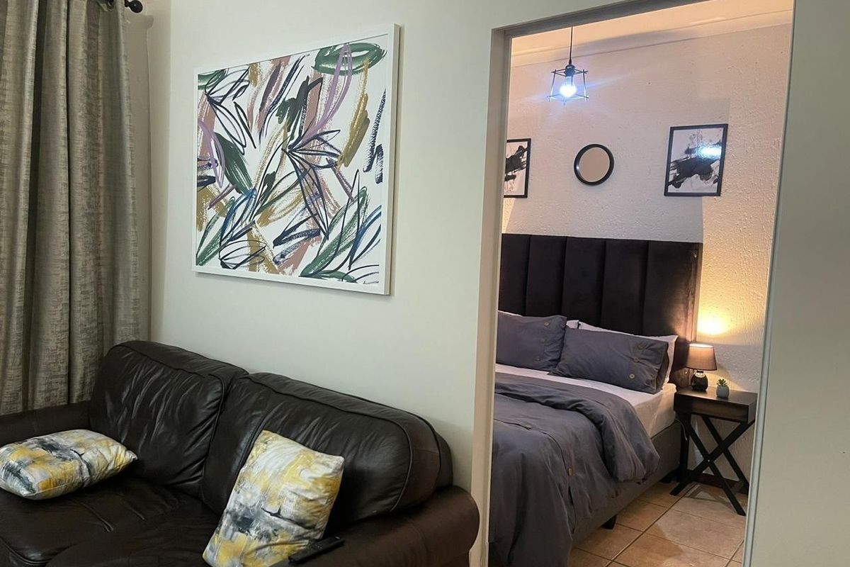 One-Bedroom Fully Furnished Apartment Available for Rent - Photo 3