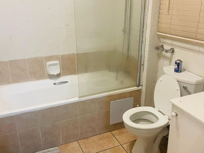 One-Bedroom Fully Furnished Apartment Available for Rent - Photo 10