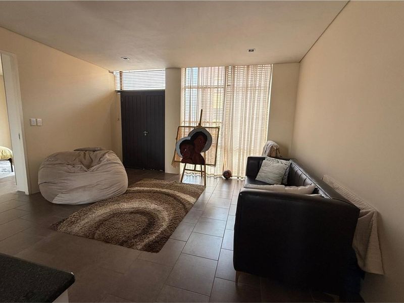 Apartment To Rent in Newtown, Johannesburg - Photo 1