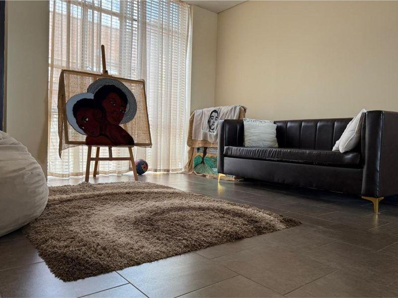 Apartment To Rent in Newtown, Johannesburg - Photo 2