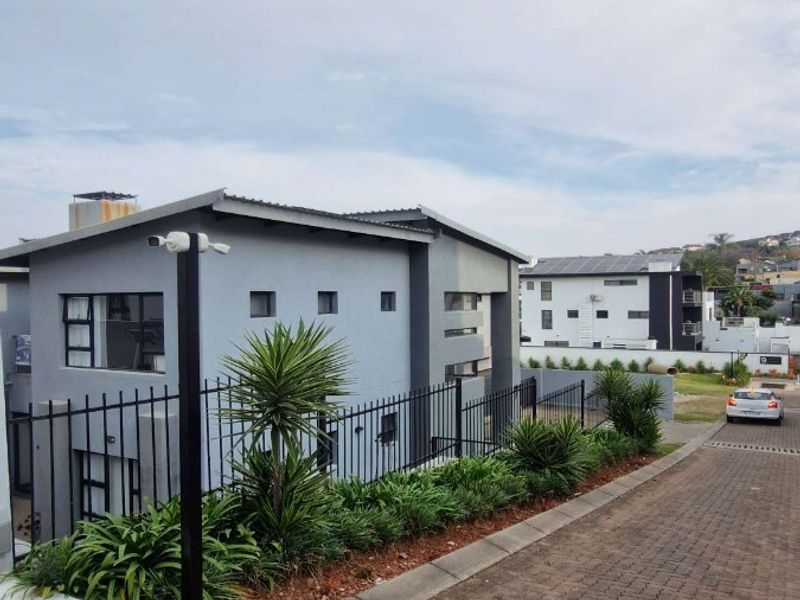 Modern Family Home in Northcliff with Exceptional Space and Potential Standard Bank Easy Sell - Photo 1