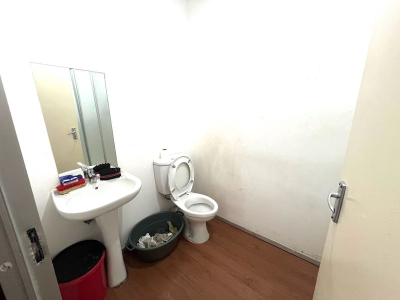 Studio Apartment To Rent in Marshalltown Johannesburg Gauteng - Photo 8