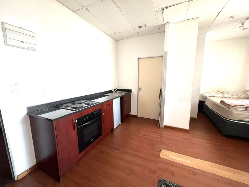Studio Apartment To Rent in Marshalltown Johannesburg Gauteng - Photo 7