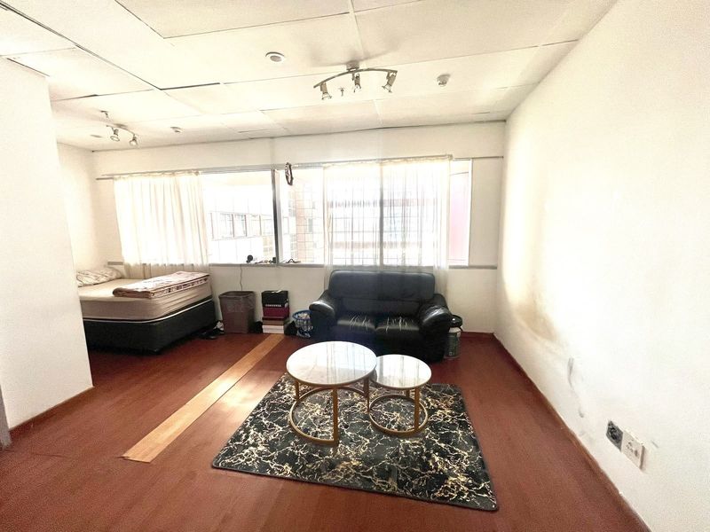Studio Apartment To Rent in Marshalltown Johannesburg Gauteng - Photo 3
