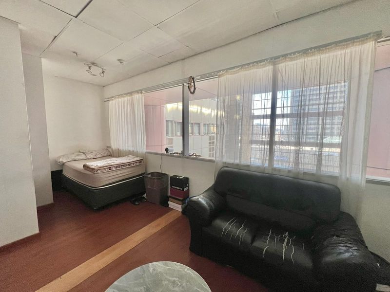 Studio Apartment To Rent in Marshalltown Johannesburg Gauteng - Photo 4
