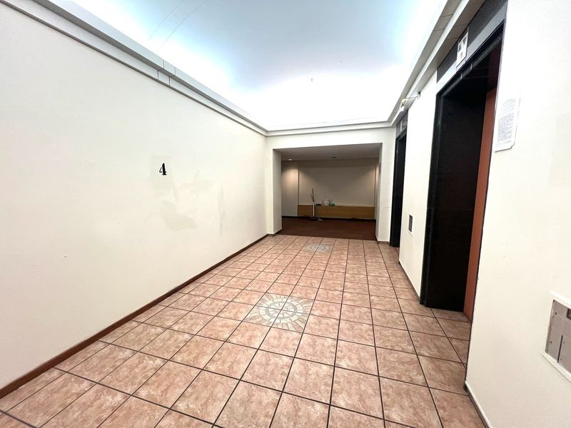 Studio Apartment To Rent in Marshalltown Johannesburg Gauteng - Photo 10