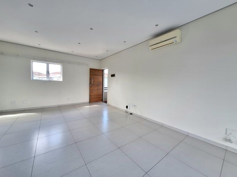 Spacious 2Bed 2Bath Apartment with Forest Views - Photo 6