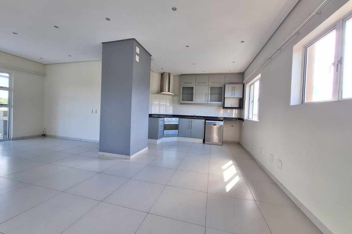 Spacious 2Bed 2Bath Apartment with Forest Views - Photo 4