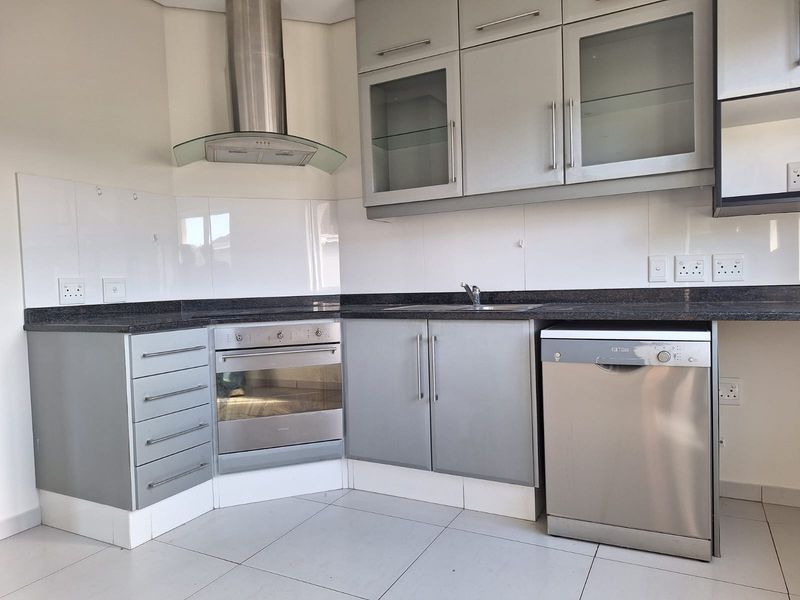 Spacious 2Bed 2Bath Apartment with Forest Views - Photo 3