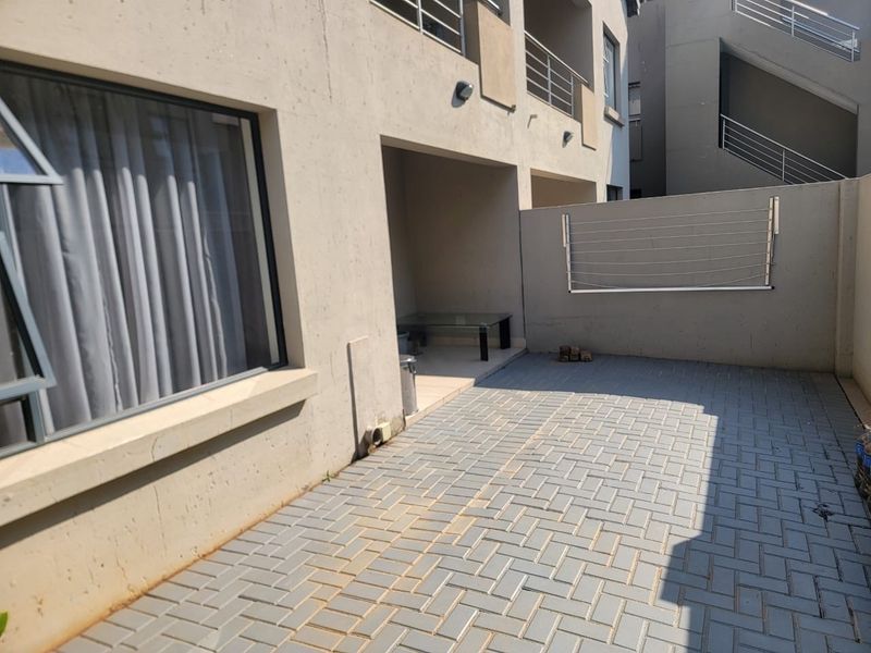 Apartment To Rent in Gateway Village in Gateway Manor, Hartbeespoort, North West - Photo 3