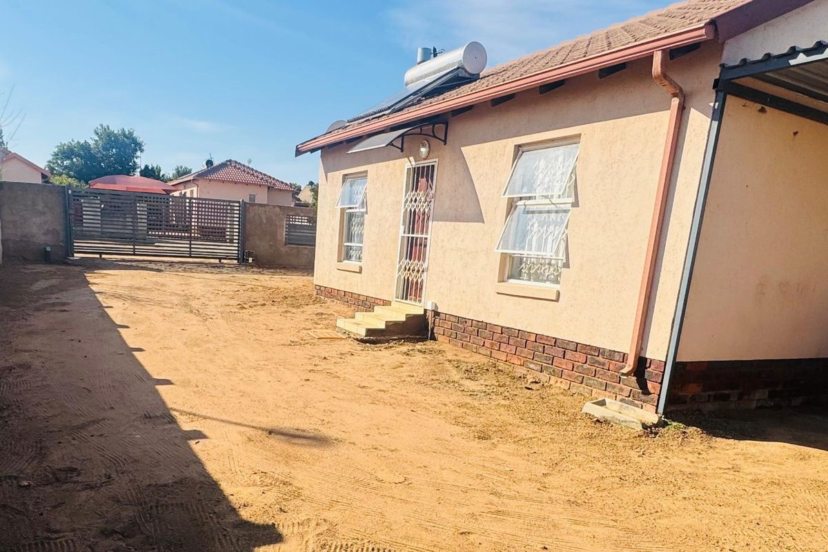 2 Bedroom Home To Rent in Southern Gateway, Polokwane - Photo 2