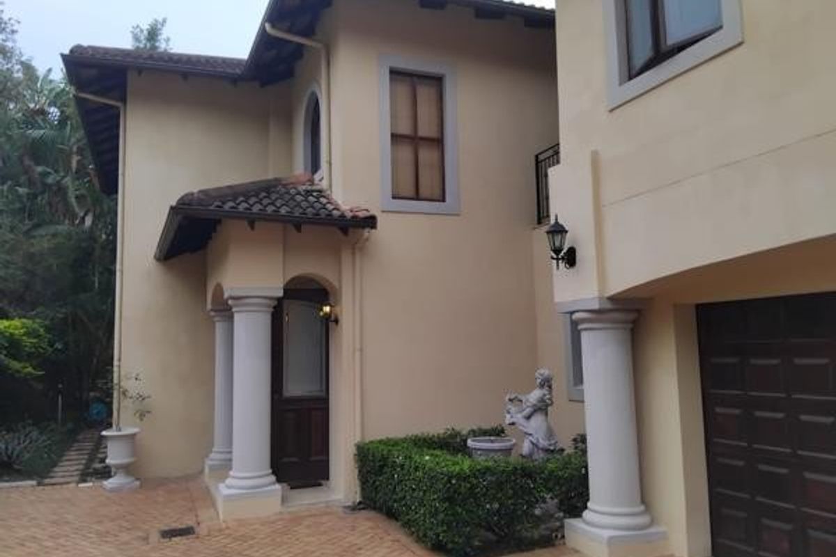 Townhouse For Sale in Westville, KwaZulu Natal - Photo 2