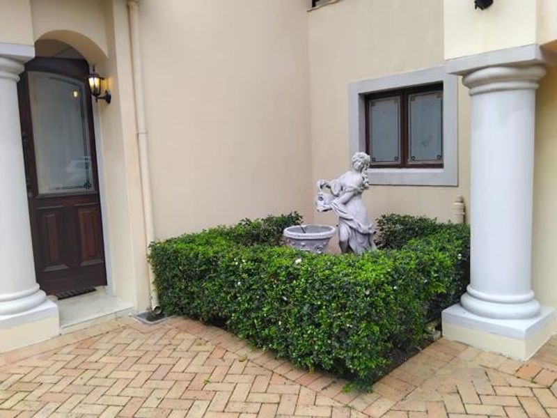 Townhouse For Sale in Westville, KwaZulu Natal - Photo 3