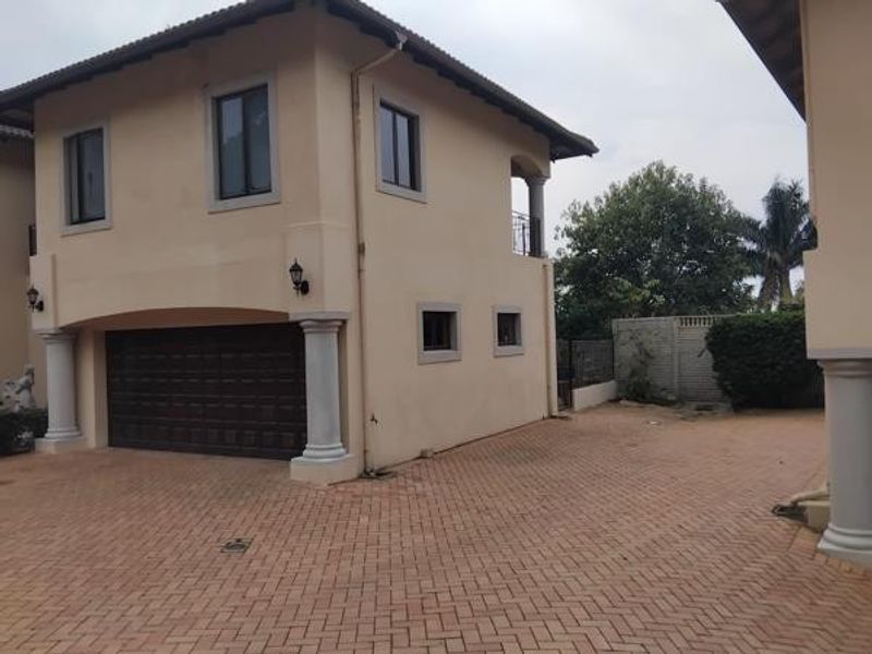 Townhouse For Sale in Westville, KwaZulu Natal - Photo 4