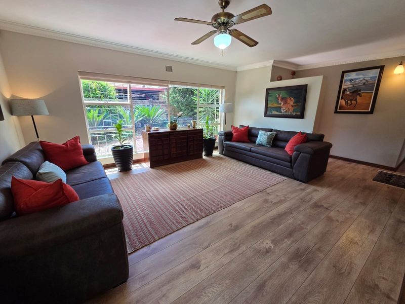 5 Bedroom home with Solar near Springvale Primary School - Photo 3