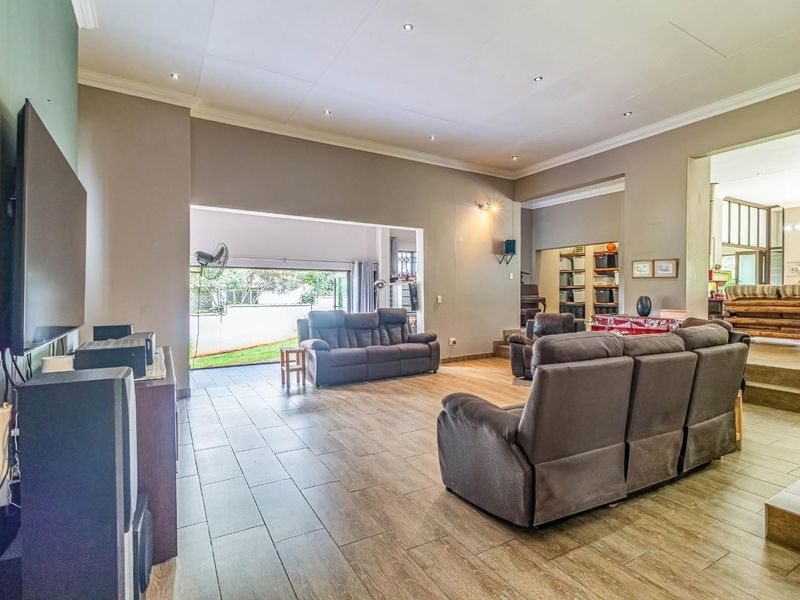 4-Bedroom Family Retreat in Rangeview - Photo 3