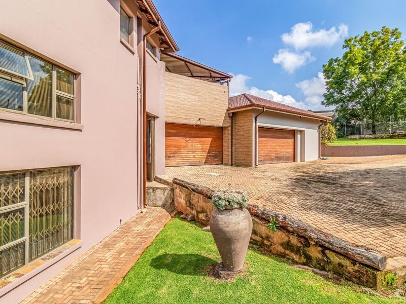 4-Bedroom Family Retreat in Rangeview - Photo 6