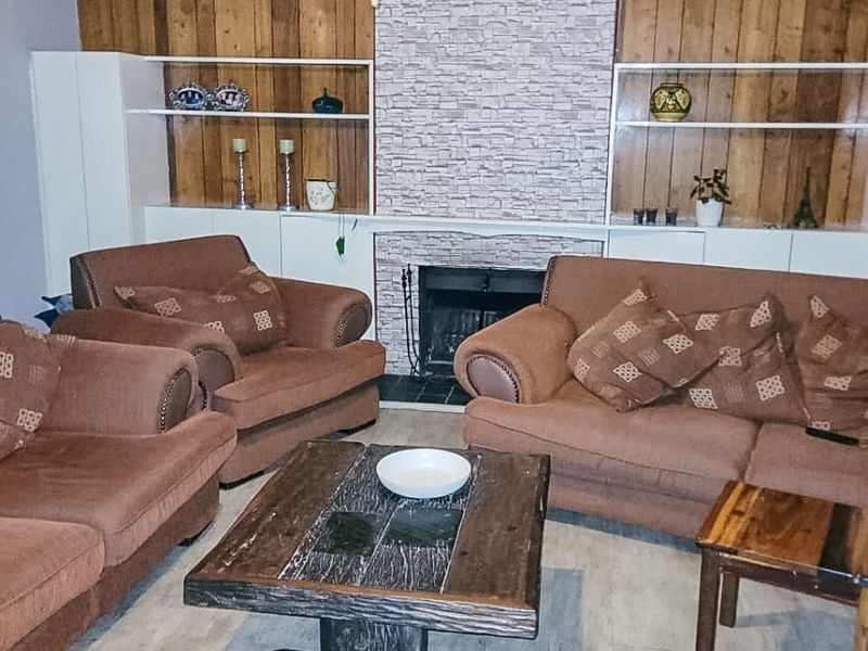 3 Bedroom Family Home to Rent in Monte Vista - Photo 3