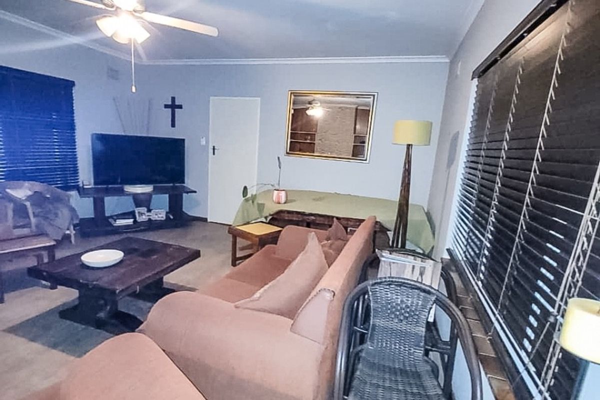 3 Bedroom Family Home to Rent in Monte Vista - Photo 4