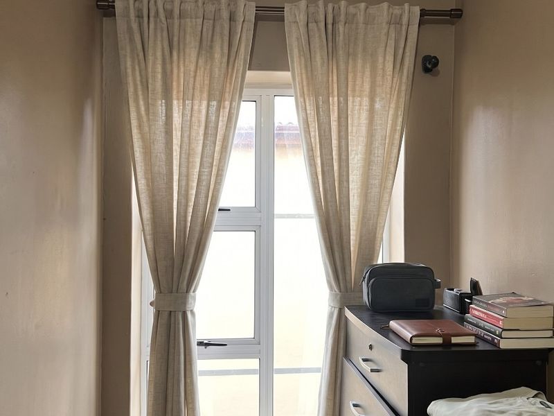 Neat  and Secure 4 Bedroom Home - Ideal for Large Families or Investors - Photo 6