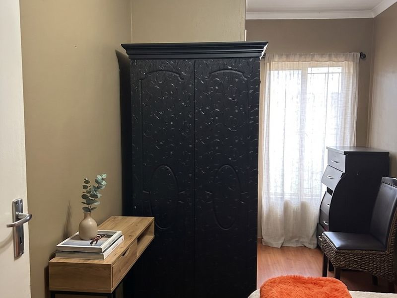 Neat  and Secure 4 Bedroom Home - Ideal for Large Families or Investors - Photo 3